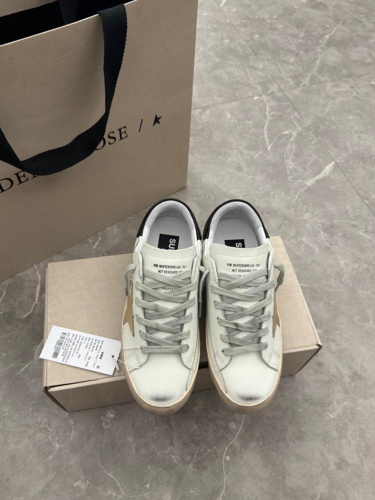 Golden Goose Gold star/ Black /