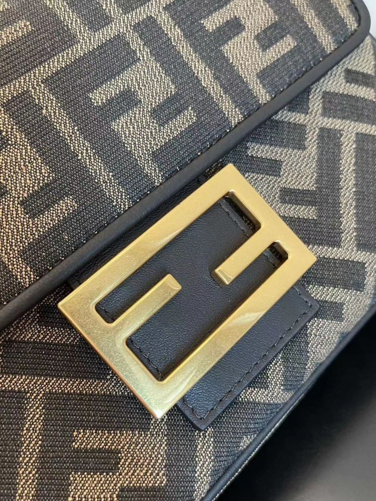 Baguette Chain Midi