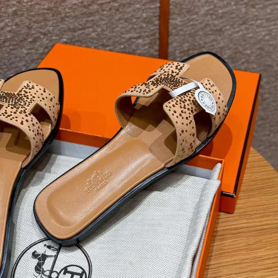 Hermès Oran Sandals Brown Shamwa Leather
