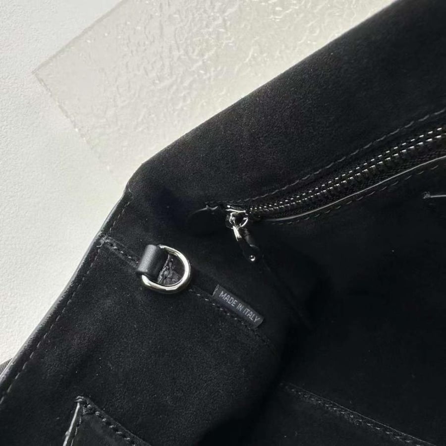 Grace Lux Crossbody Black / White