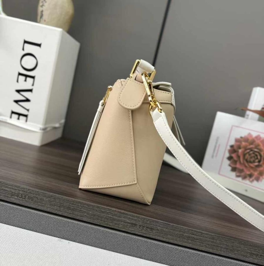 Puzzle Edge  White / Beige Small