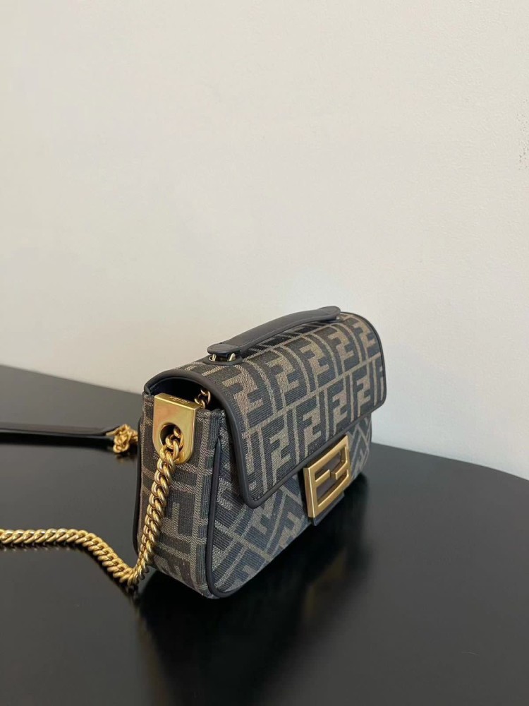Baguette Chain Midi