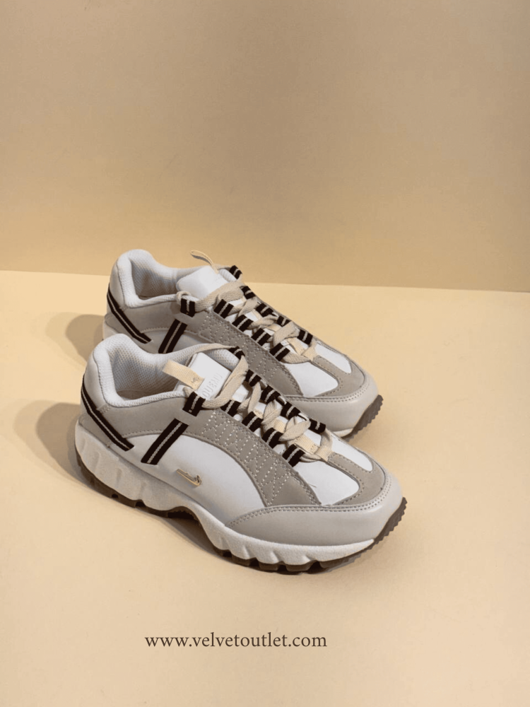 Jacquemus white