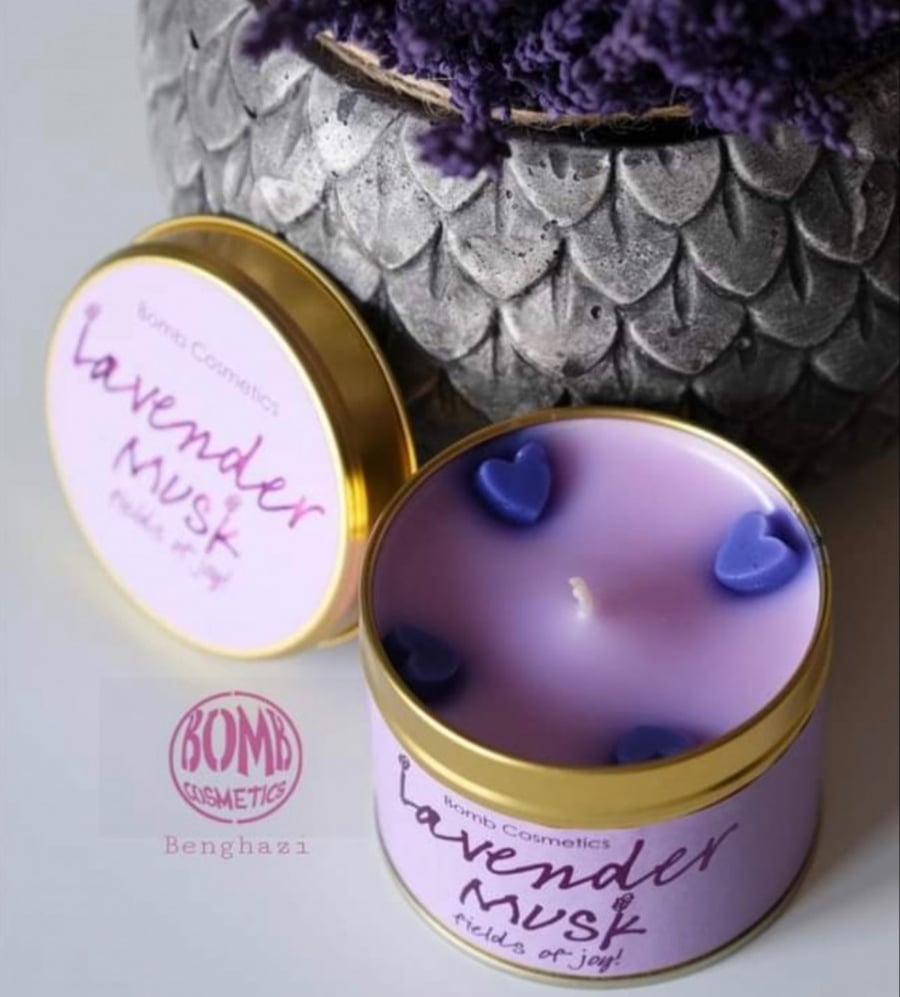 شمع من  بومب كوزمتكس - Lavender Musk