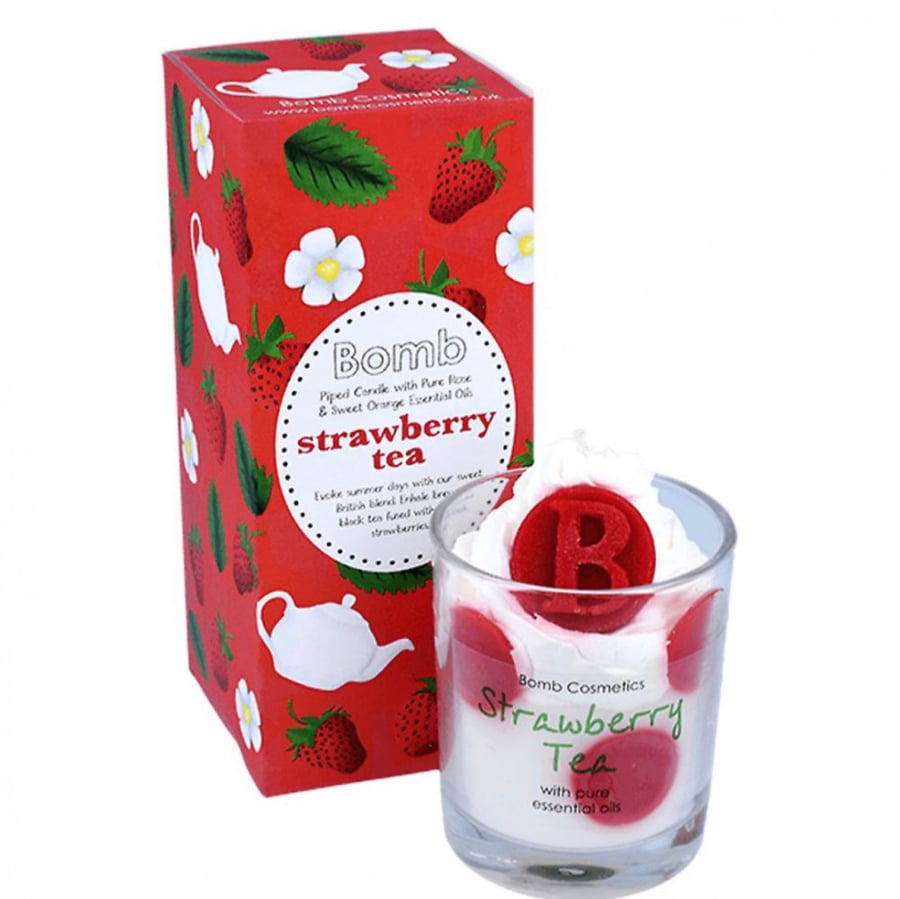 شمع كريمي من بومب كوزمتكس - Strawberry tea