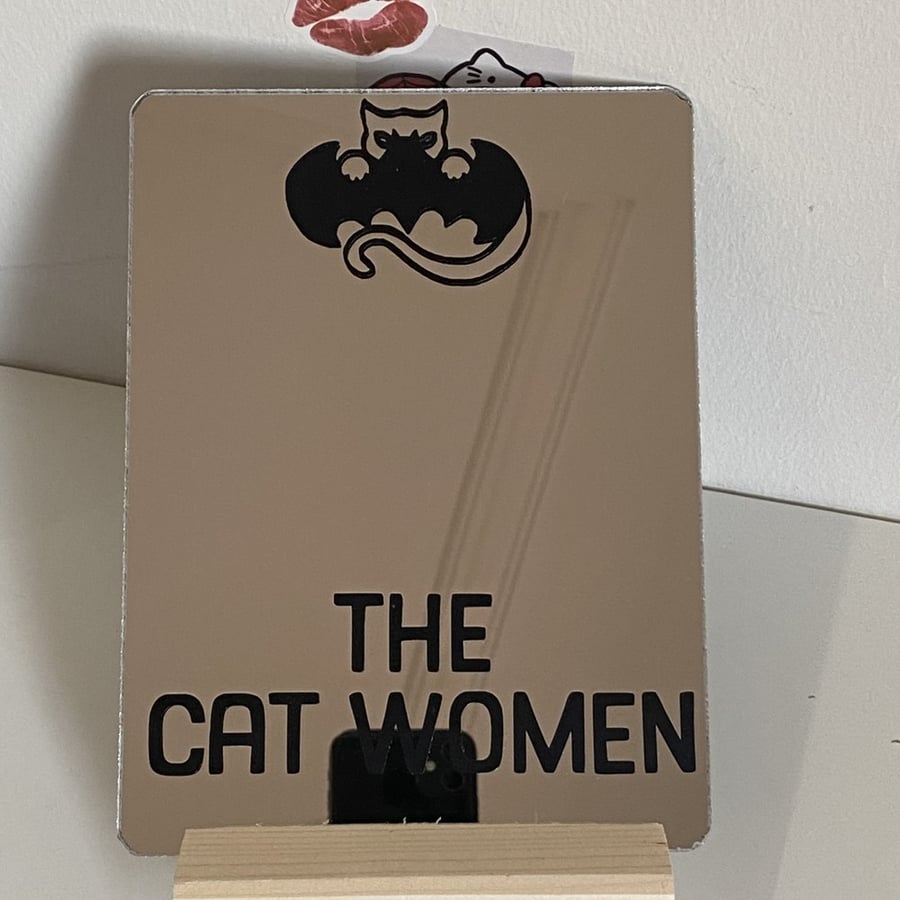 مرايا cat women