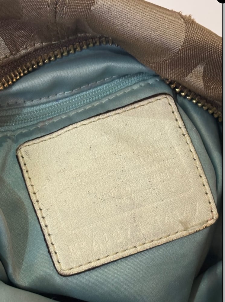 حقيبة Coach (كوتش).