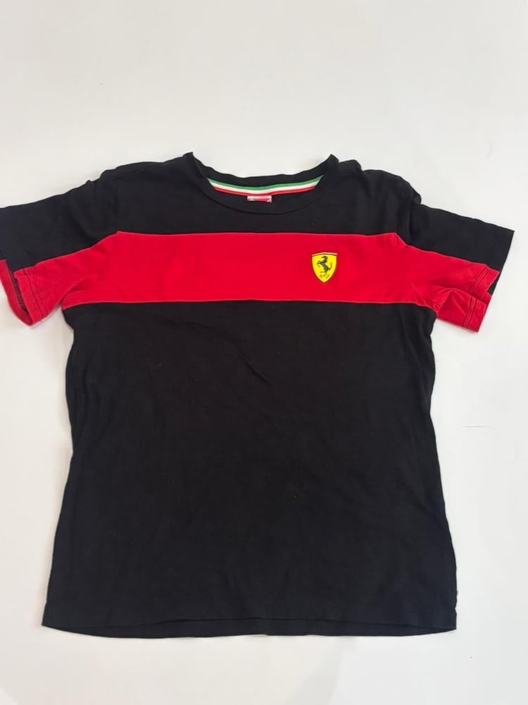 تيشرت فيراري (Ferrari).