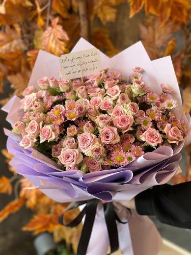 باقة ورد مكس بتغليف بنفسجي