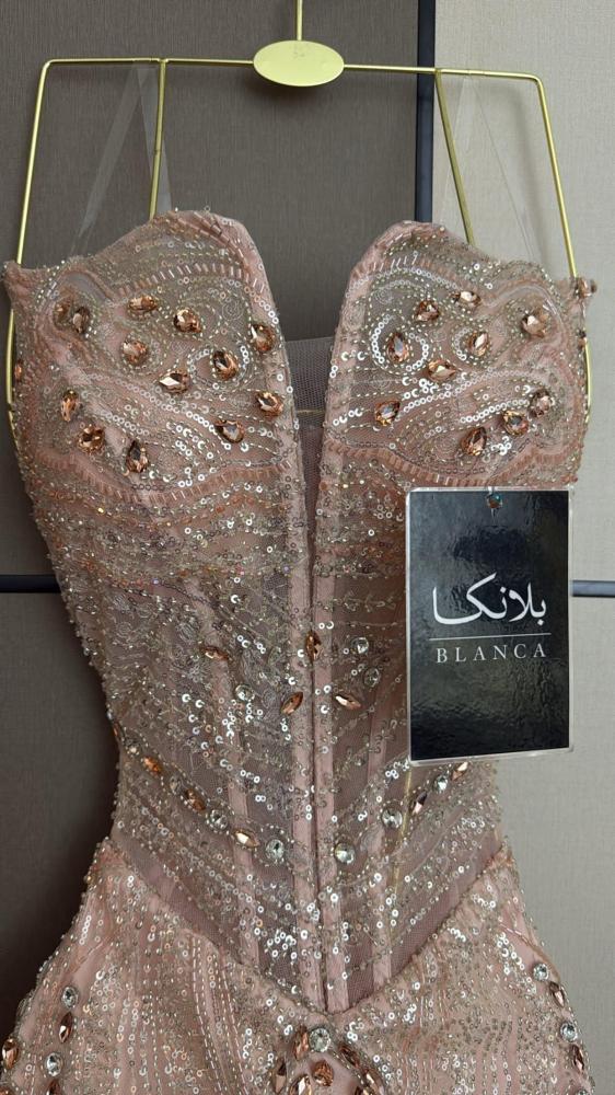 فستان عذبه