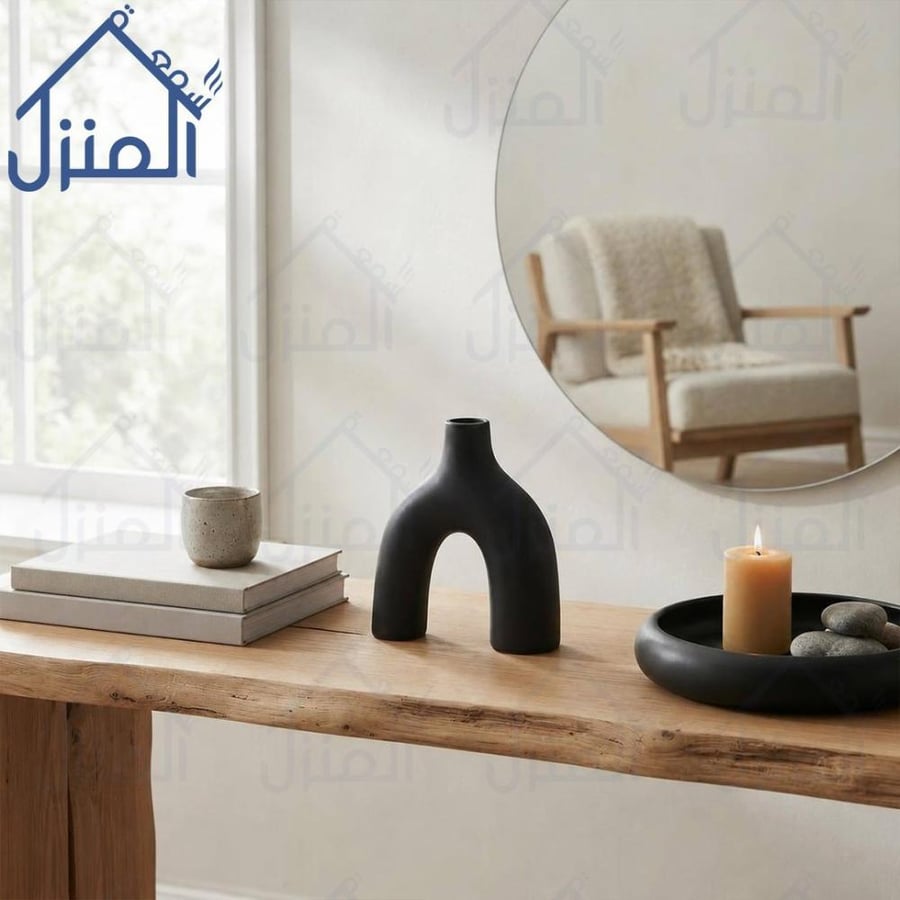 فازة ديكور بتصميم قوسي عصري باللون الأسود للمجالس والطاولات الأنيقة
