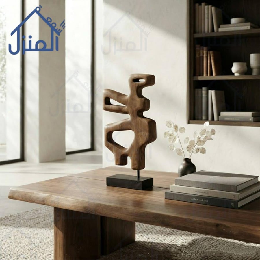 تحفة ديكور نحت تجريدي خشبي بتصميم عضوي مع قاعدة عرض عصرية