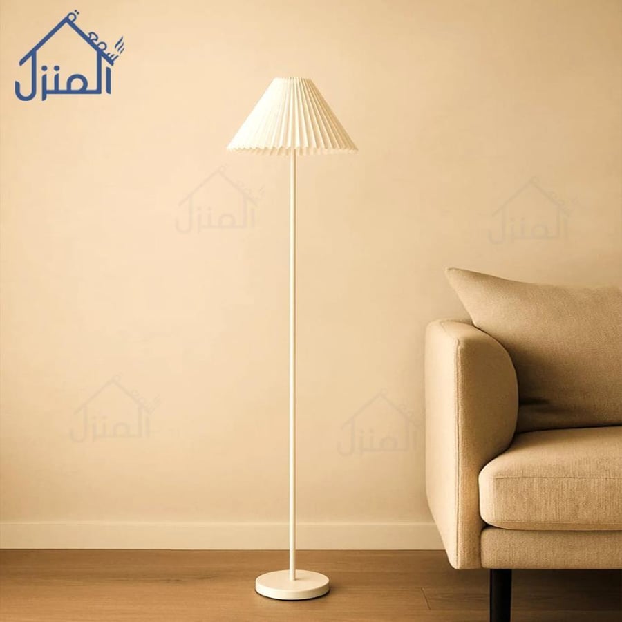أباجورة استاند بيضاء بغطاء مخروطي مضلع وتصميم مودرن أنيق