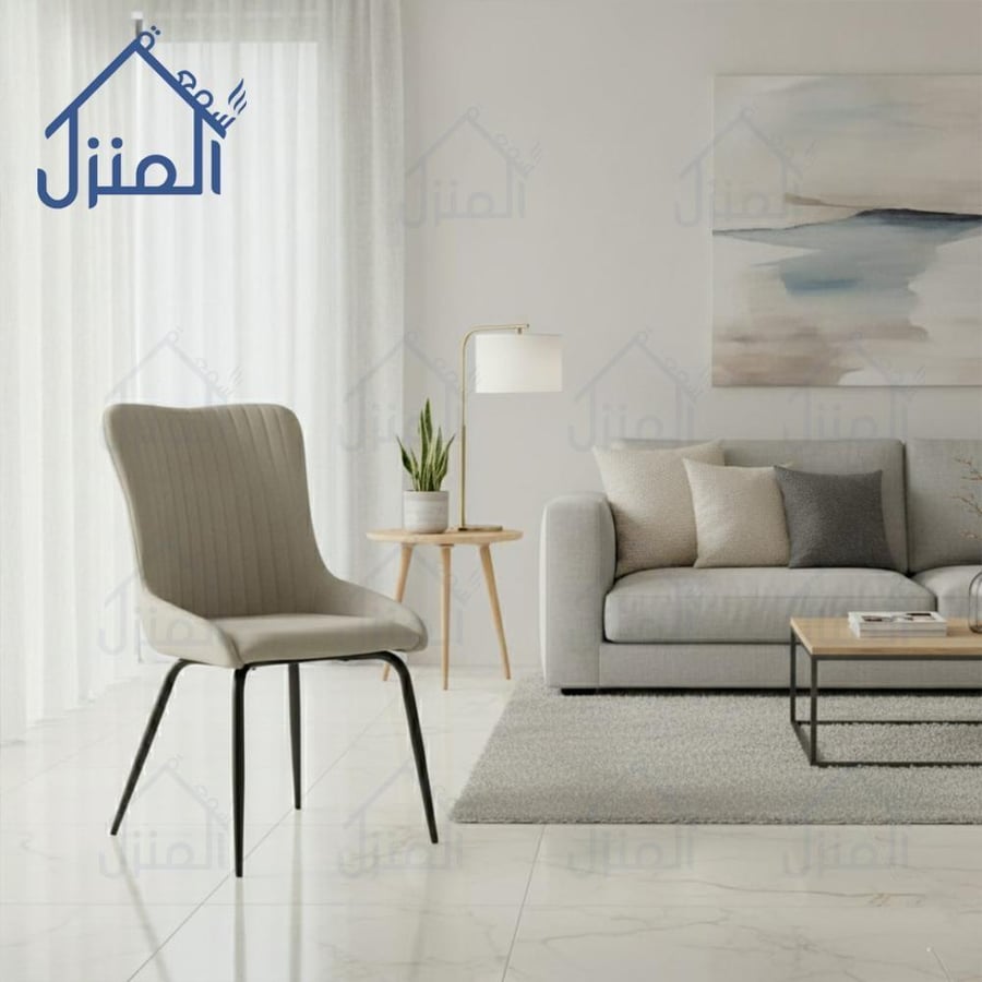 كرسي رمادي بتصميم انسيابي معاصر