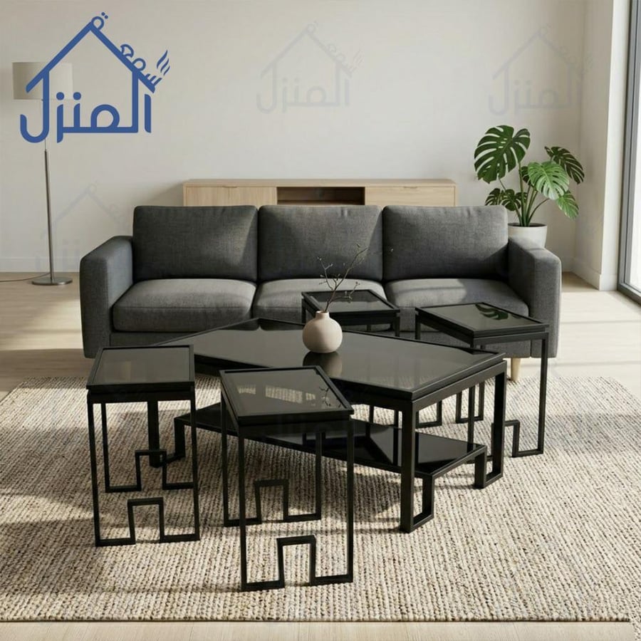 طقم طاولات قهوة مودرن 5 قطع   سطح زجاج أسود مع قواعد معدنية هندسية
