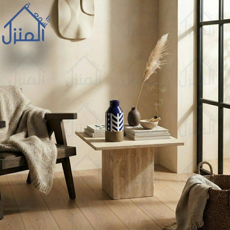 فازة ديكور بنقوش هندسية جريئة وتدرج باللونين الأزرق والبني بلمسة معاصر