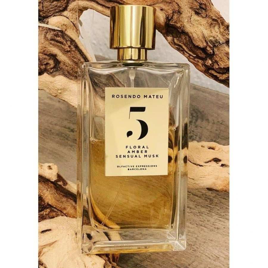 عطر روسيندو ماتيو نمبر 5 فلورال عنبر سنشوال مسك ROSENDO MATEU 5 FLORAL