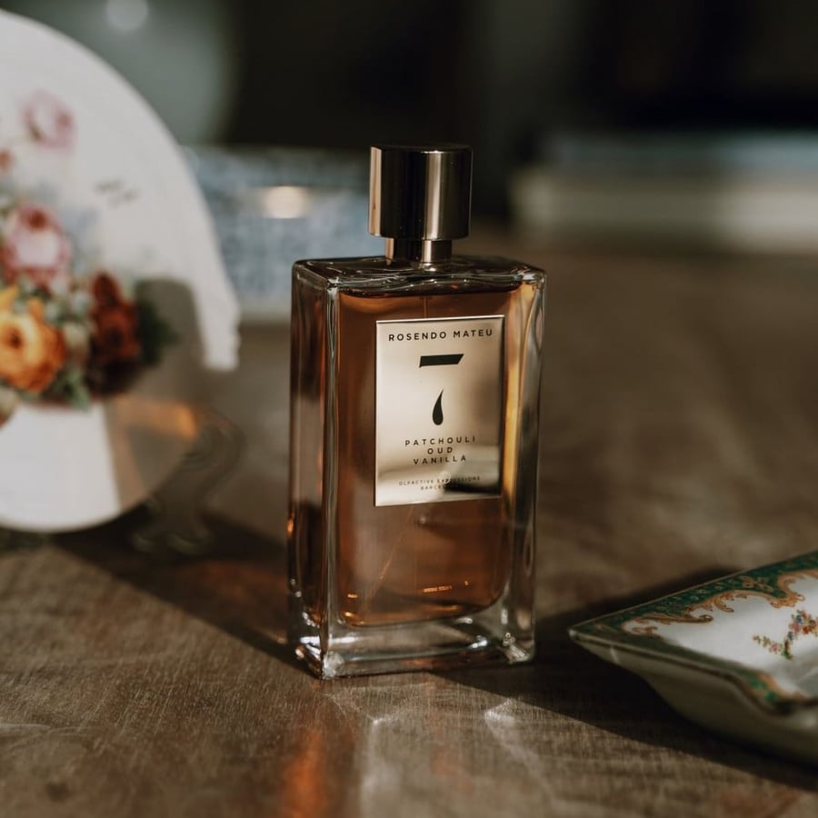 عطر روسيندو ماتيو نمبر 7 باتشول عود فانيلا  ROSENDO MATEU 7 PATCHOULI