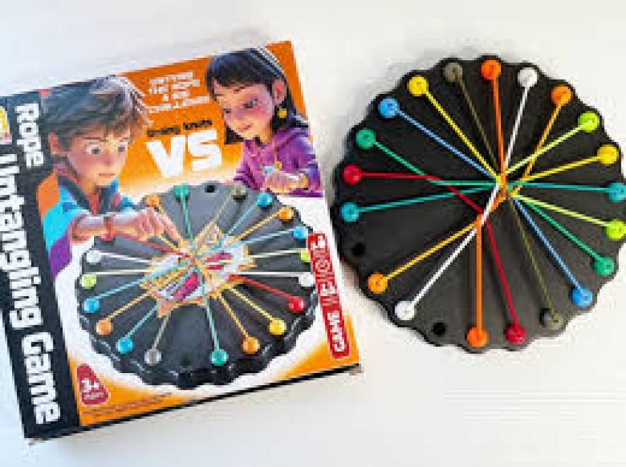 لعبة تحدي العقد الذكية (Brainy Knots)