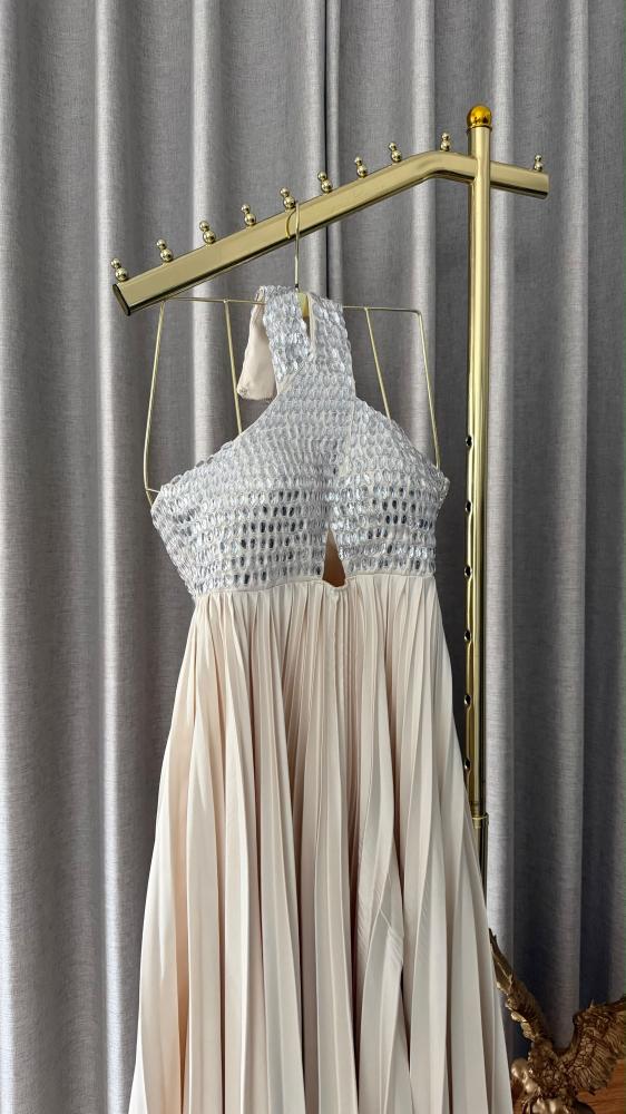 5695