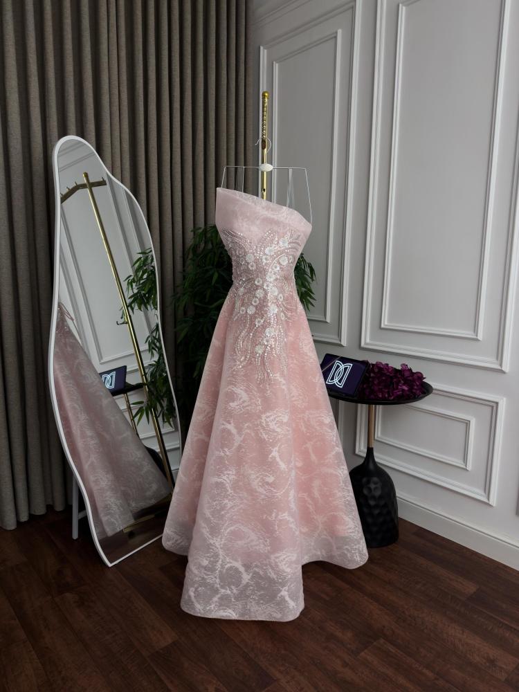 3943
