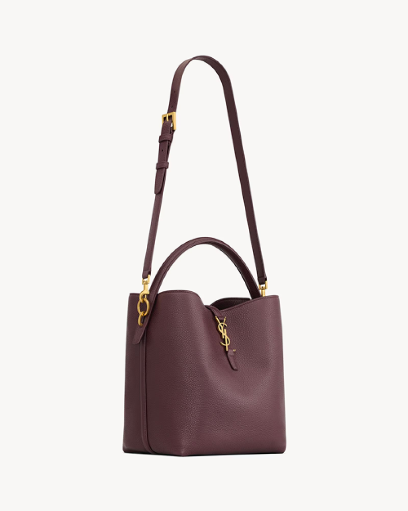 LE 37 supple in grained leather