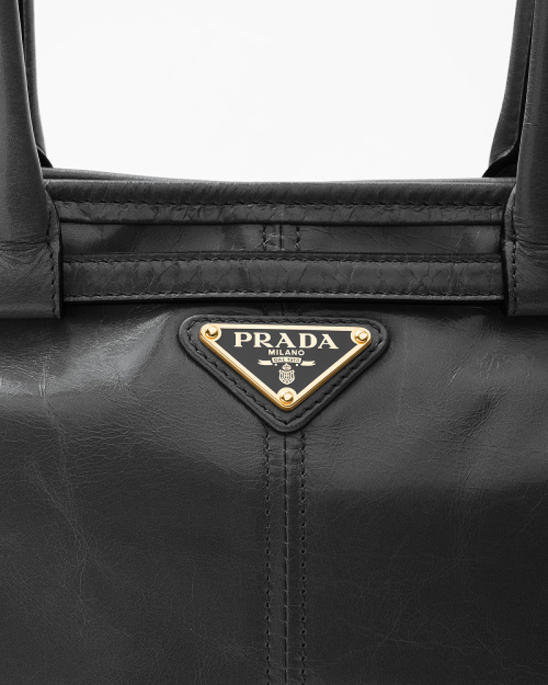 حقيبة يد Prada Bonnie جلد متوسطة الحجم