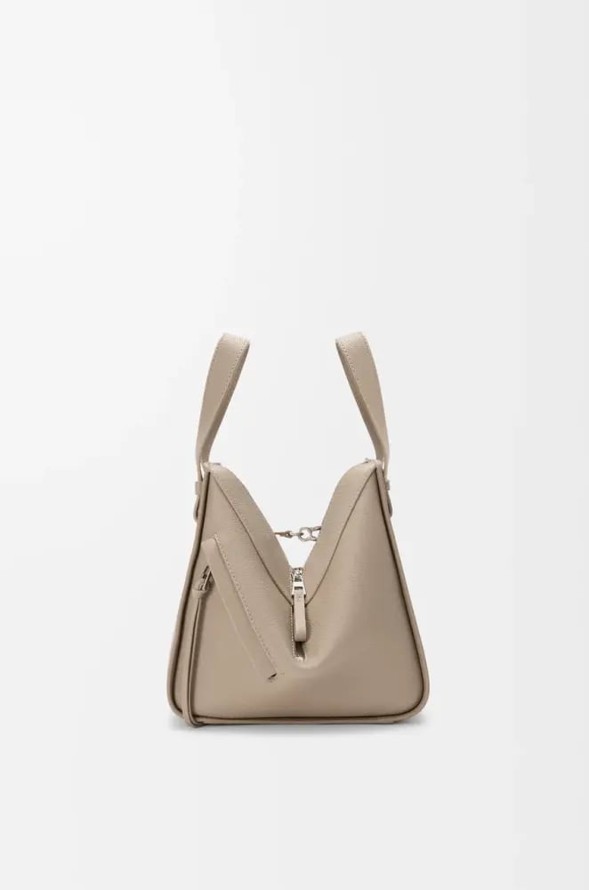 Compact Hammock bag in soft grained valfskin
