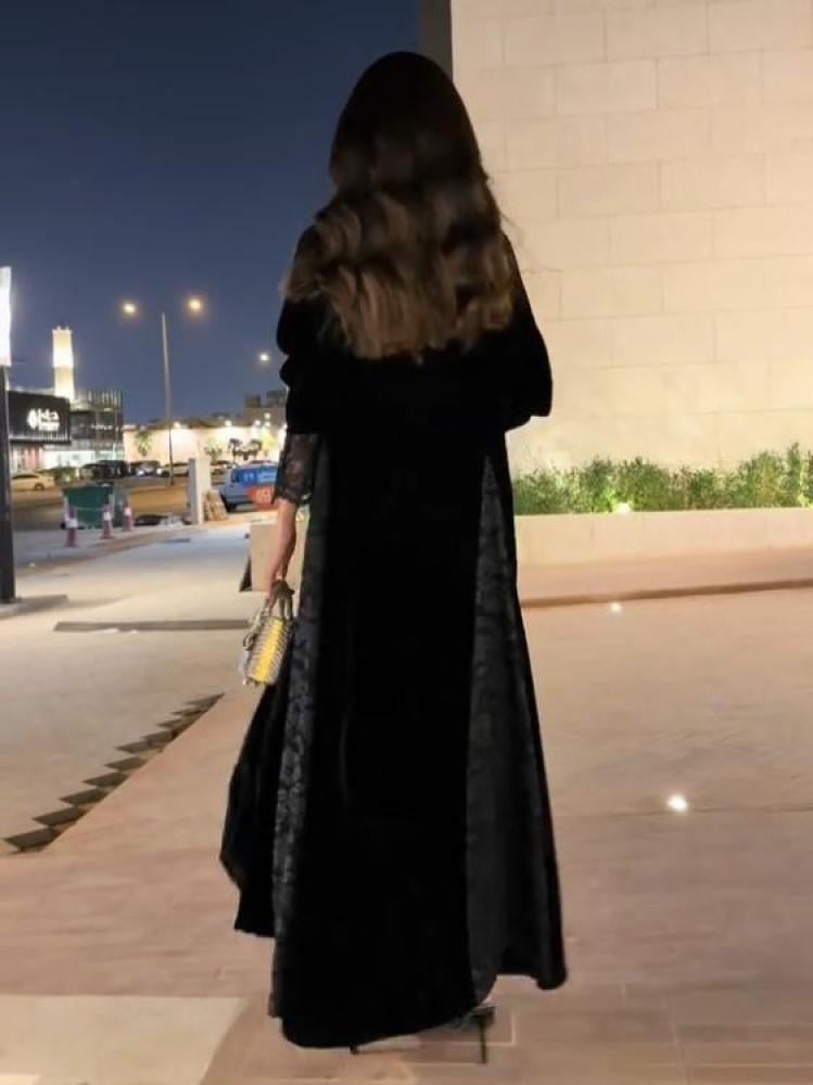 عباية مخمل الفخامة