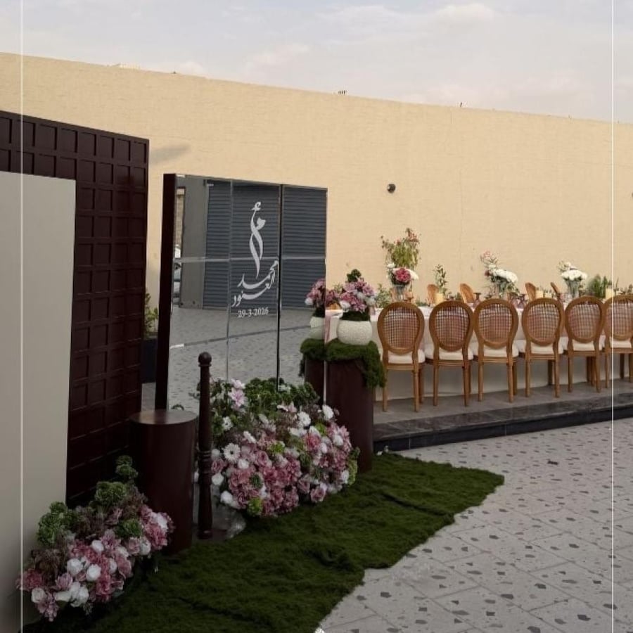 تأجير مدخل استاندات بالمرايا والورد