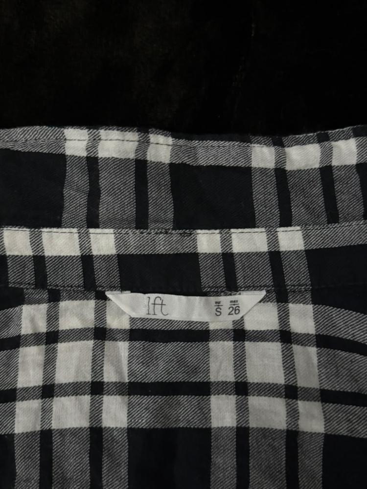 LFT Black & White Plaid Cropped Button-Down Shirt size S