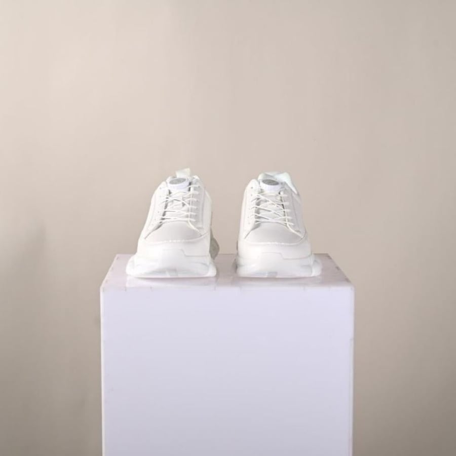 Comfortable sports shoes