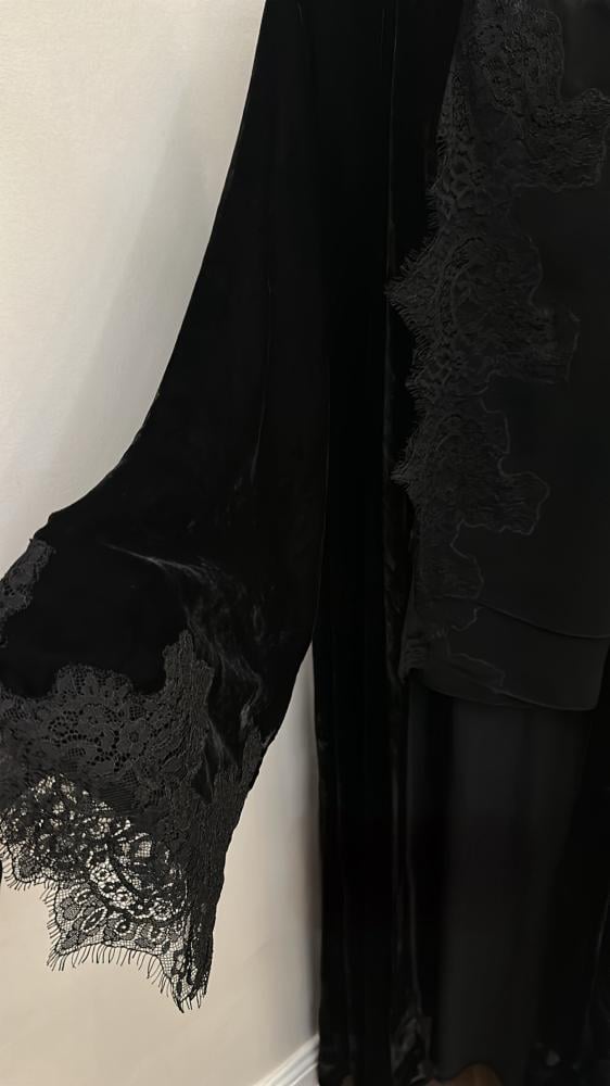 Velina abaya