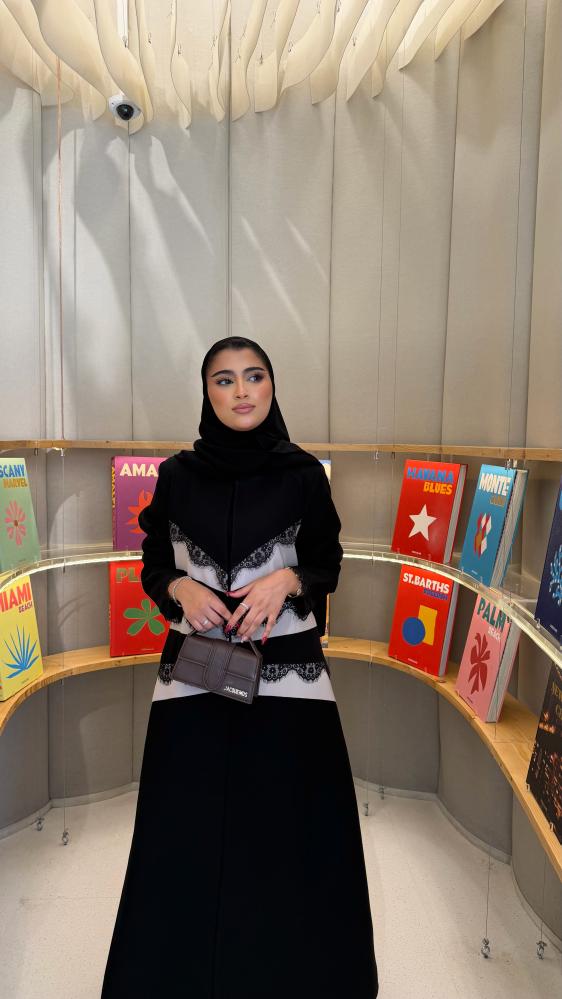 Noiré Abaya