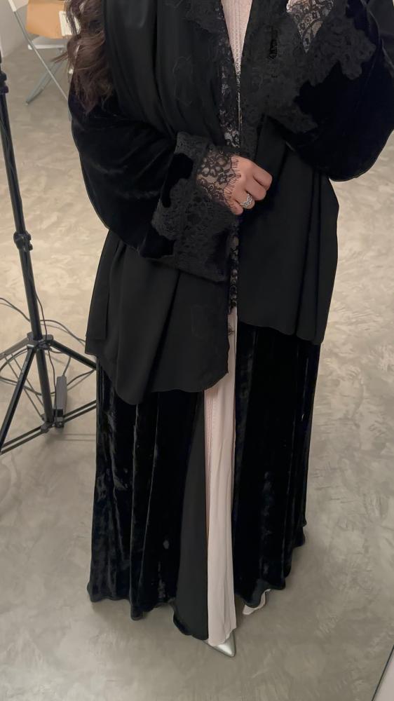 Velina abaya