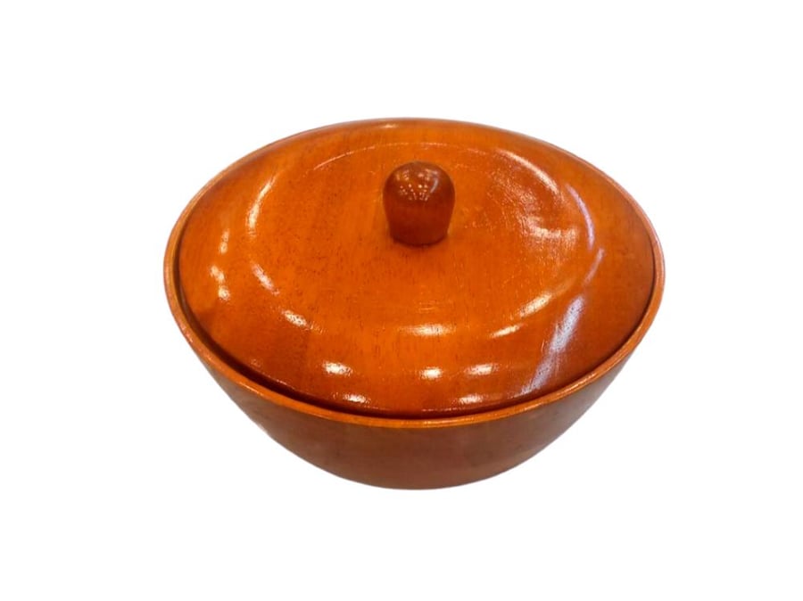 صحن خشب بغطاء مقاس وسط