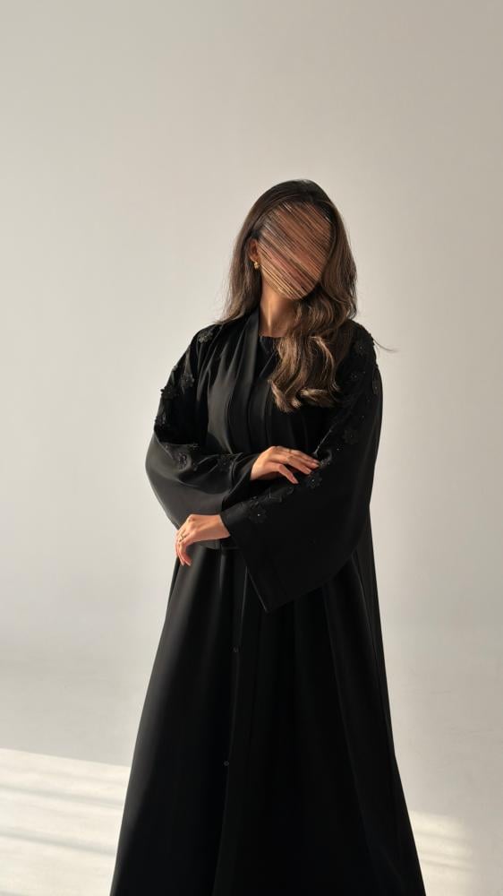 عباية جوري تطريز كم ورود