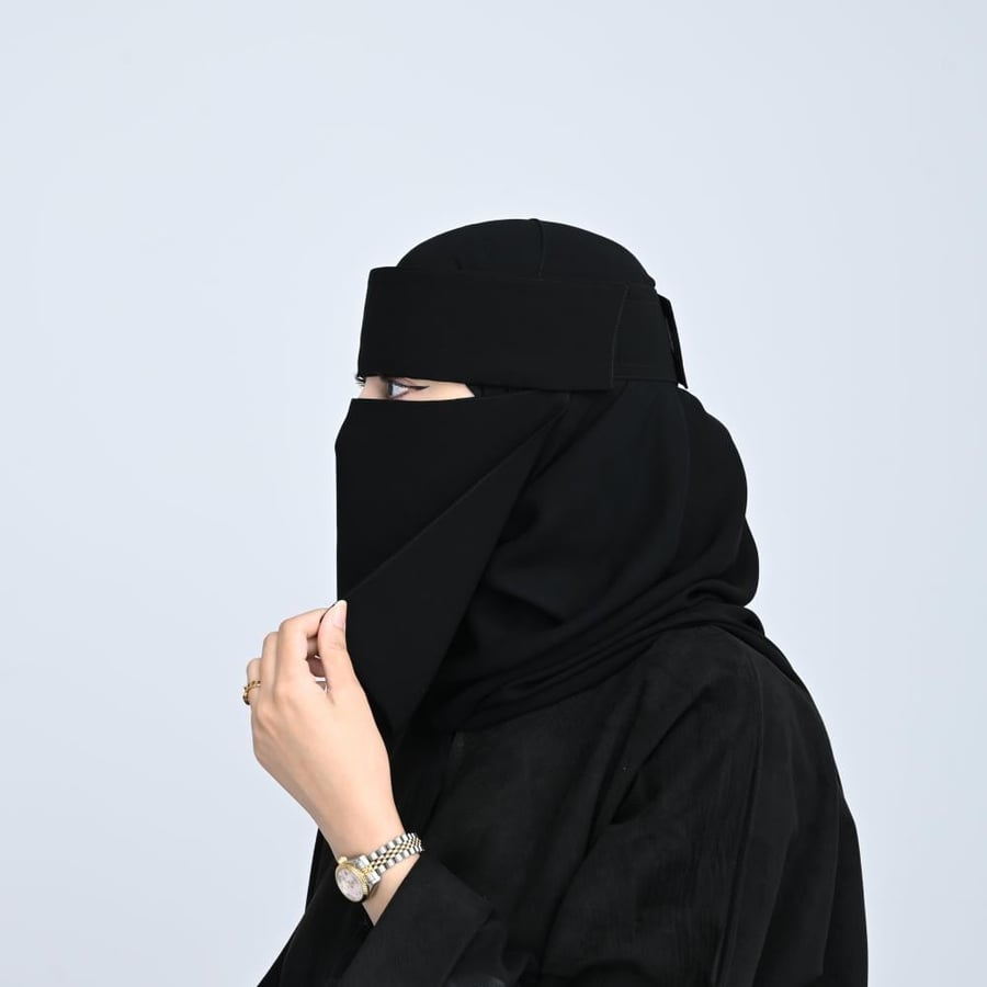 نقاب مطاط مايل - تصميم مريح وثبات مناسب للاستخدام اليومي