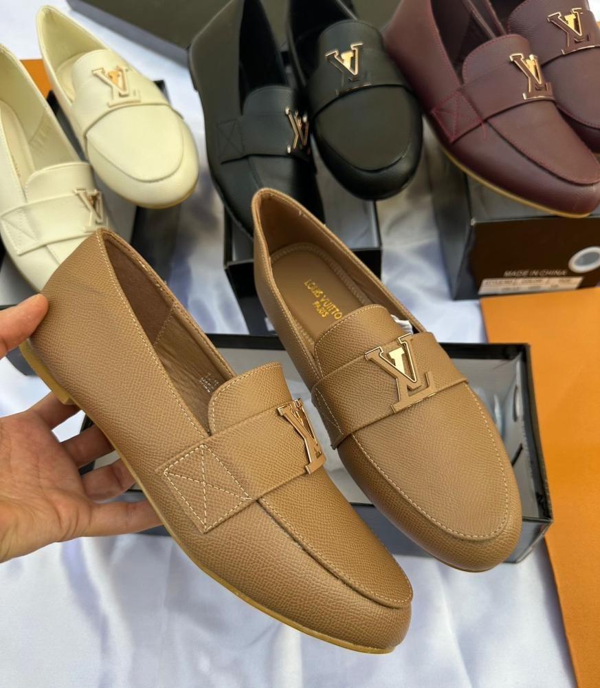 شوز لويس فيتون