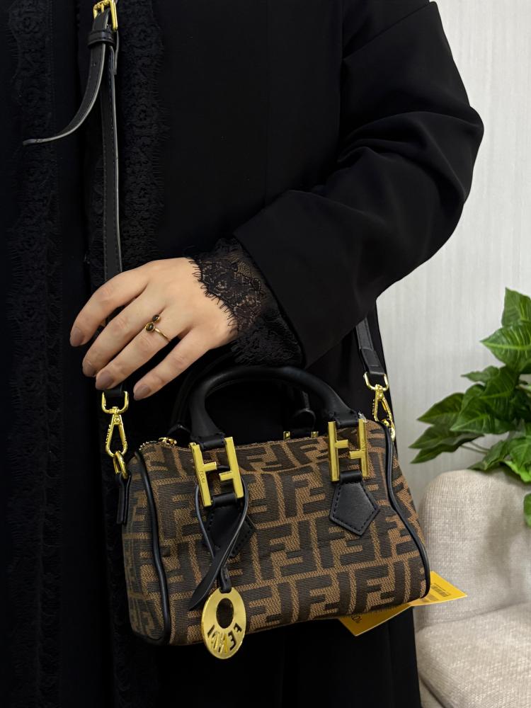 فندي لونين مقاس 24 cm