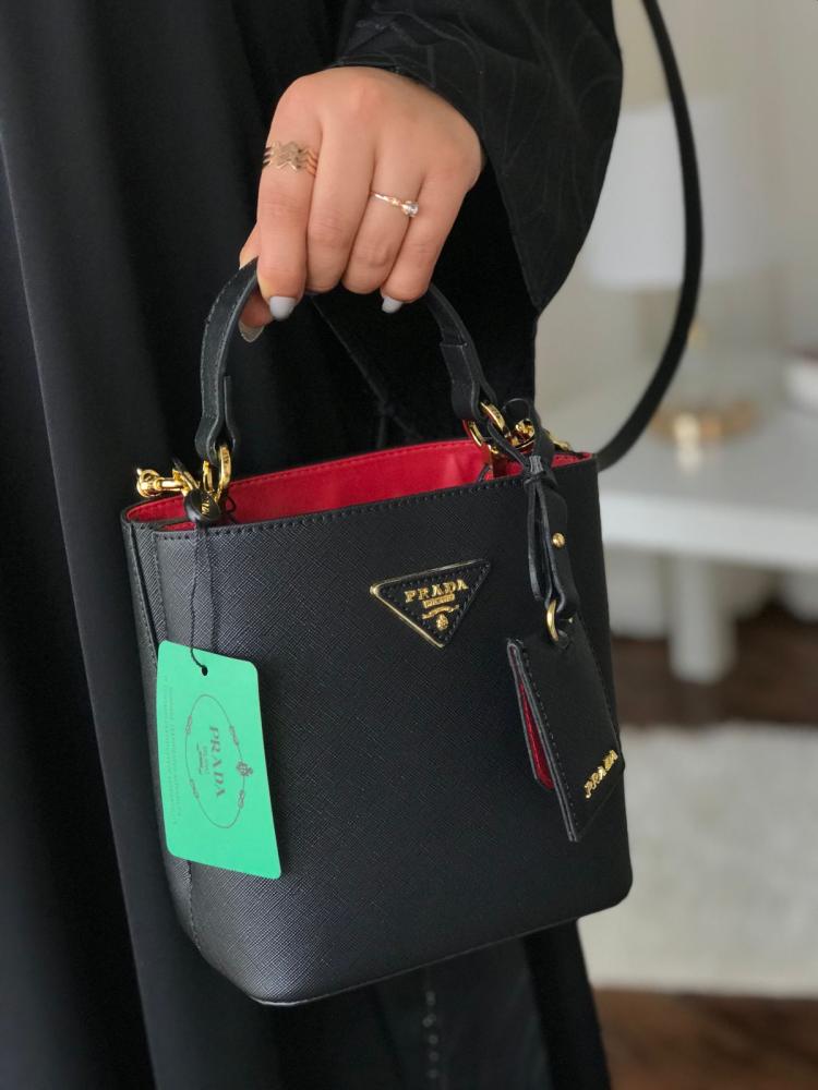 شنطة برادا الأكثر طلبآ