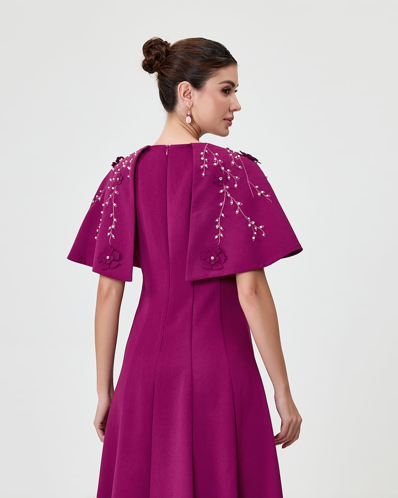 فستان كيب مزين بالورد