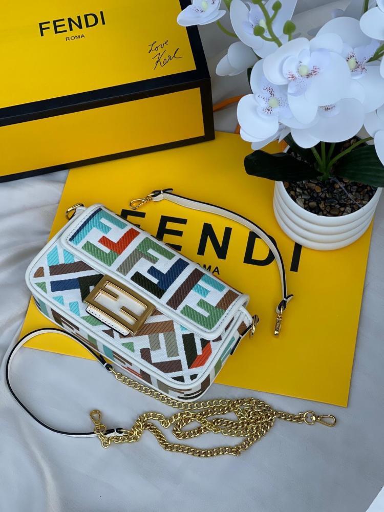 Fendi Baguette Mini 18cm