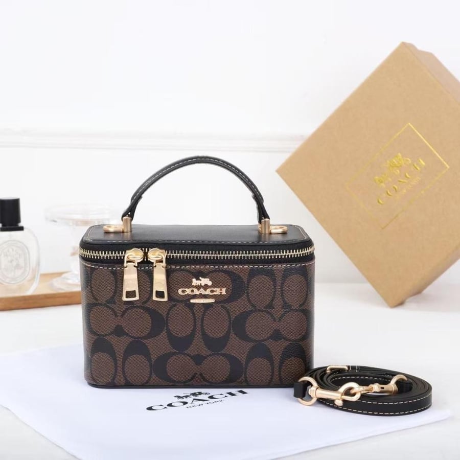 شنطة Coach