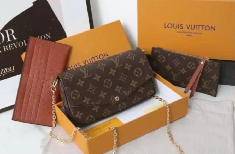 Louis Vuitton Pochette Wallet Set