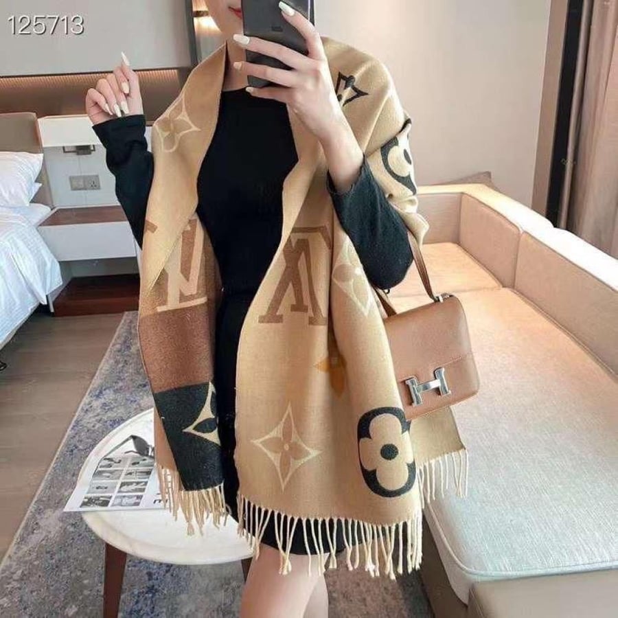 Louis Vuitton Wool Scarf – Camel & Black