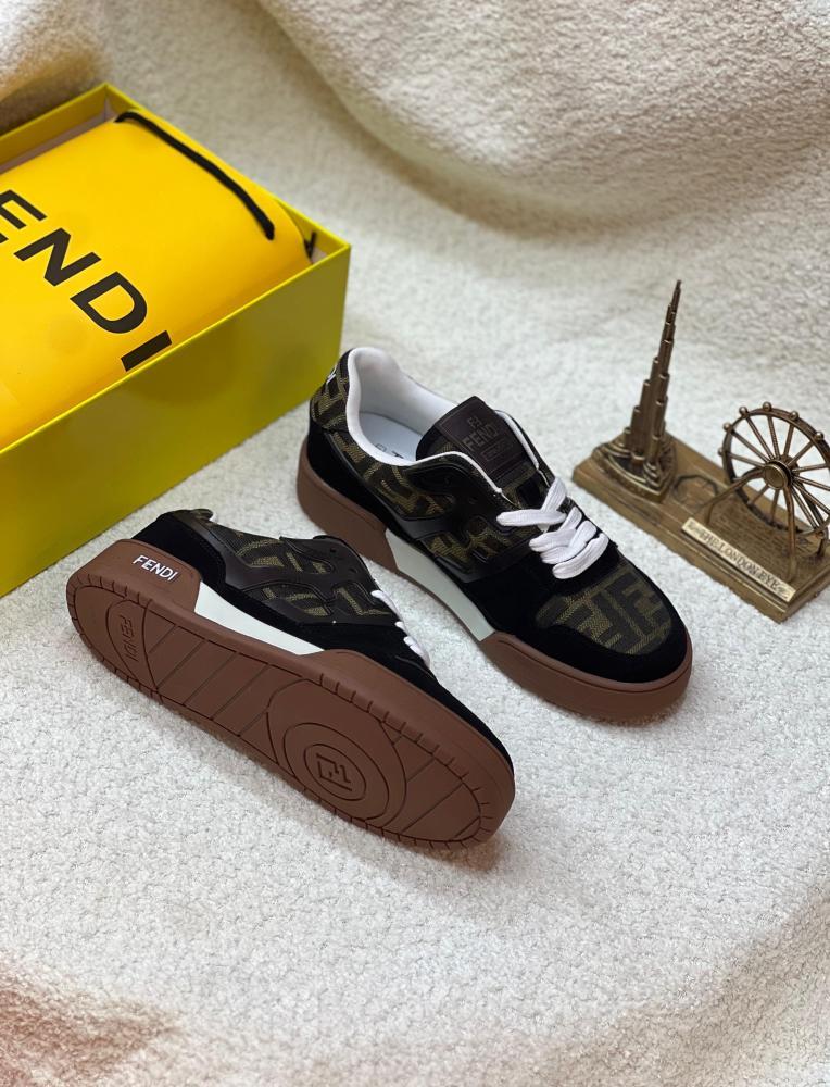 FENDI Low Top Sneakers