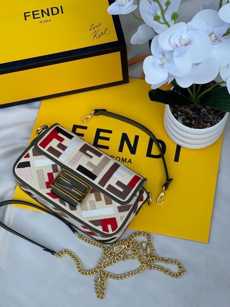 Fendi Baguette Mini 18cm