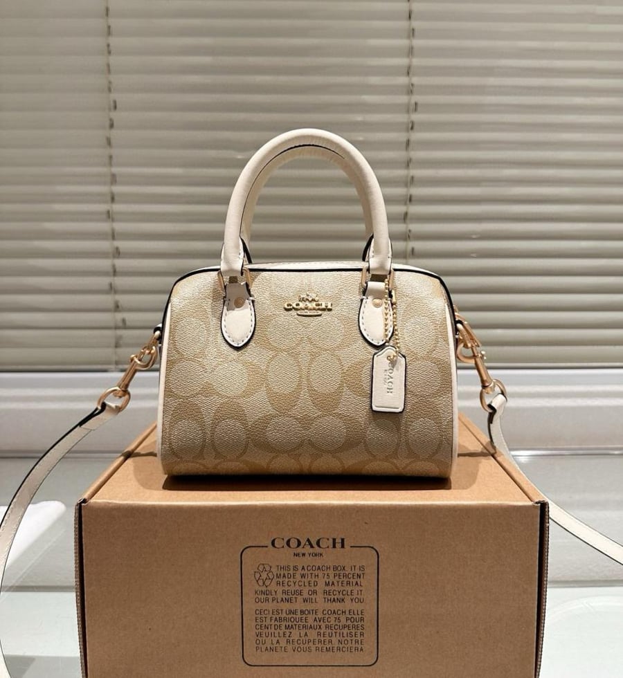 شنطة Coach