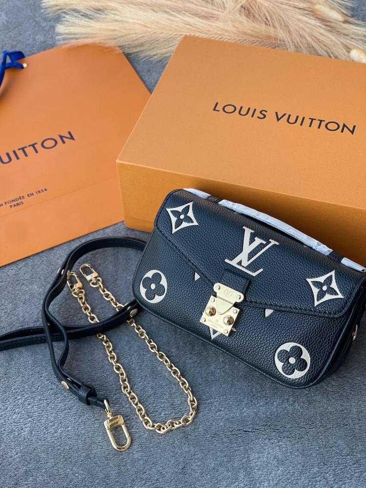 Louis Vuitton Pochette Metis 20cm